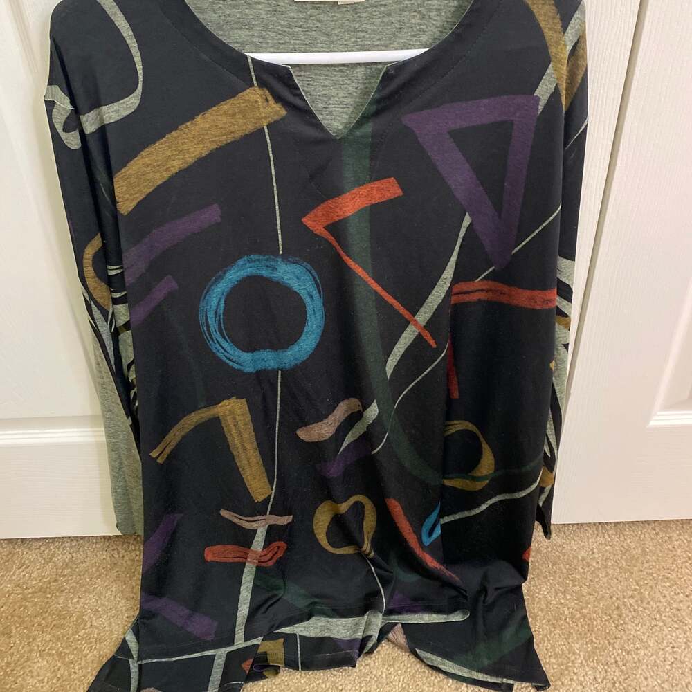 Jess & Jane Women's Lily Trio Slit V-Neck Chiffon Contrast Tunic 3X